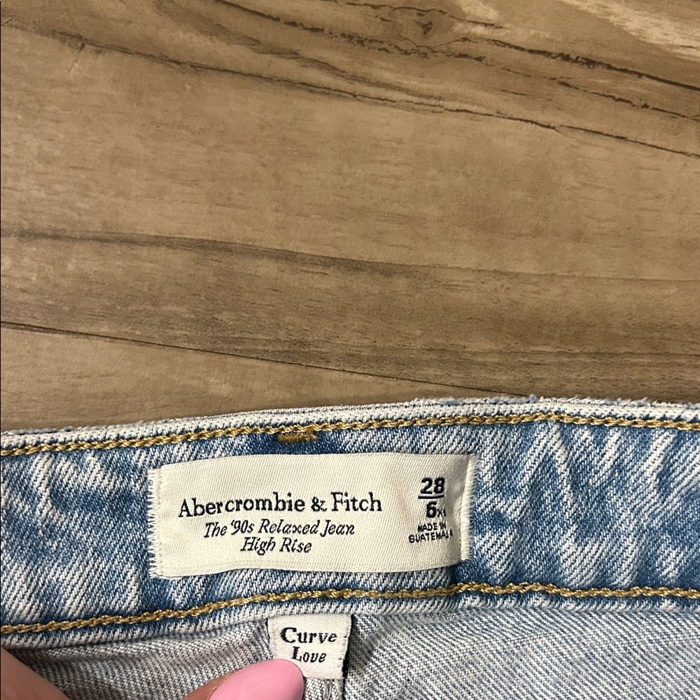 Abercrombie & Fitch Curve Love Denim Cutoff Shorts - Women - Picture 2 of 6